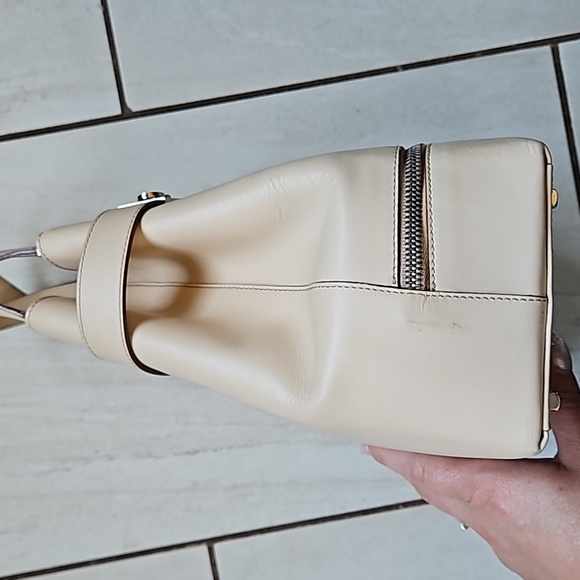 Salvatore Ferragamo Leather Handbag Silver Logo Hardware - Picture 5 of 13